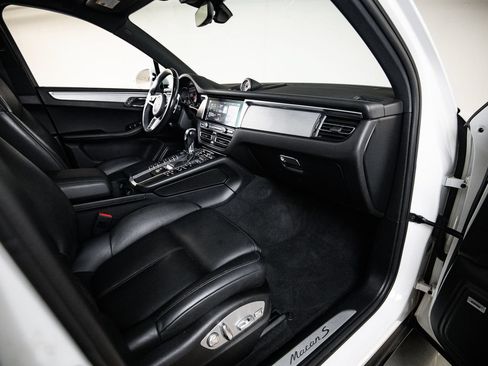Used 2019 Porsche Macan S AWD/4WD image 28