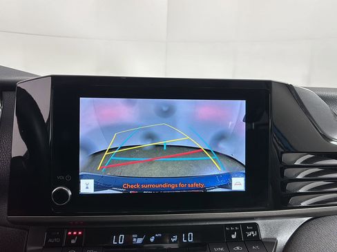 Used 2025 Toyota Camry LE w/ Convenience Package image 31