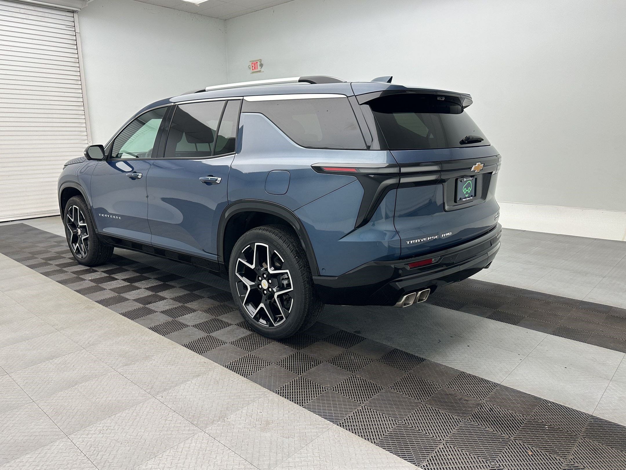 Certified 2026 Chevrolet Traverse High Country w/ LPO, Floor Liner Package AWD/4WD image 3