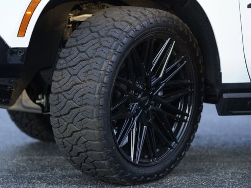 Used 2025 GMC Yukon AT4 Ultimate image 44