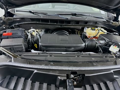 Used 2024 Chevrolet Suburban Premier image 35