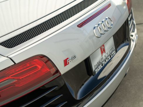 Used 2014 Audi R8 V10 image 12