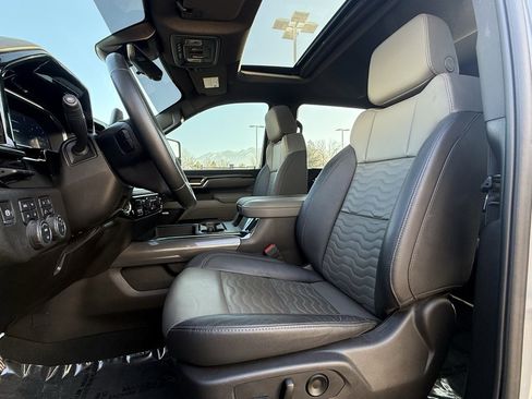 Used 2024 Chevrolet Silverado 2500 ZR2 w/ Technology Package image 10