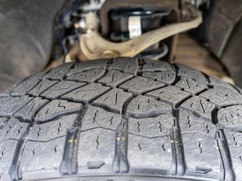 Used 2024 GMC Sierra 1500 AT4 w/ AT4 Preferred Package image 41