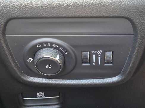 Certified 2024 Jeep Grand Cherokee Summit AWD/4WD image 23