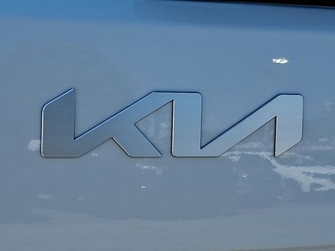 Used 2025 Kia Soul LX w/ LX Technology Package FWD image 29