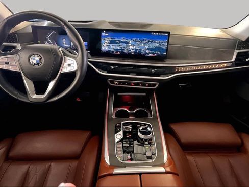 Used 2023 BMW X7 xDrive40i w/ Executive Package AWD/4WD image 14