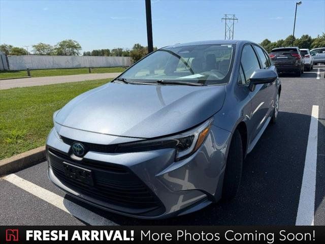 Certified 2024 Toyota Corolla LE FWD image 1