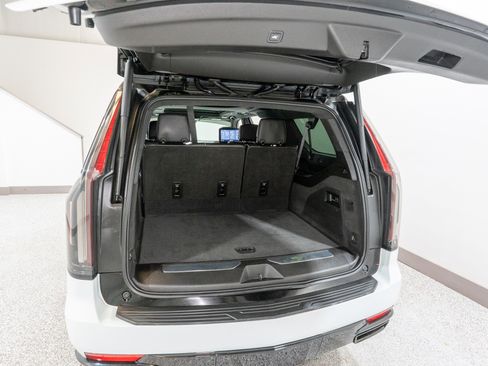 Used 2021 Cadillac Escalade ESV Sport Platinum AWD/4WD image 40