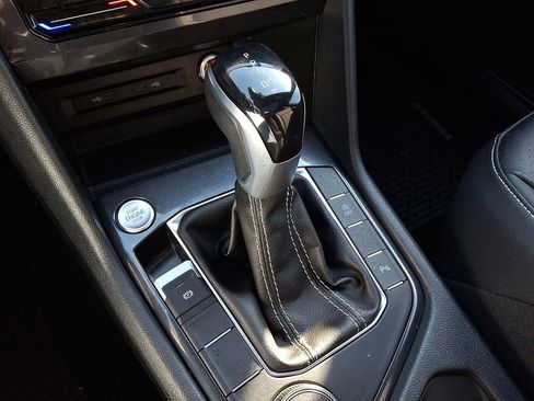 Certified 2023 Volkswagen Tiguan SE R-Line image 15