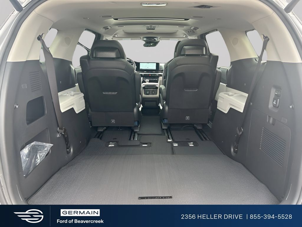 Used 2024 Kia Carnival SX Prestige FWD image 27