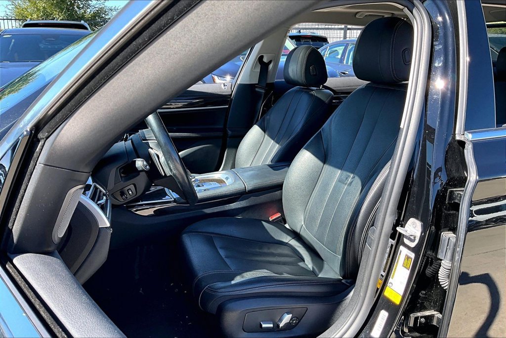 Used 2019 BMW 740i RWD image 28