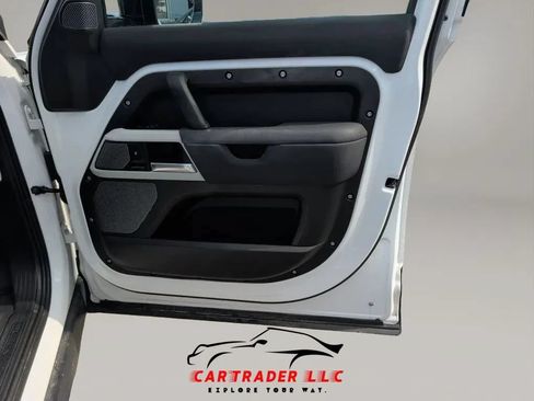 Used 2021 Land Rover Defender 110 SE AWD/4WD image 17