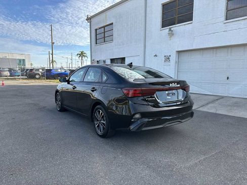 Used 2023 Kia Forte LXS w/ LXS Technology Package image 4