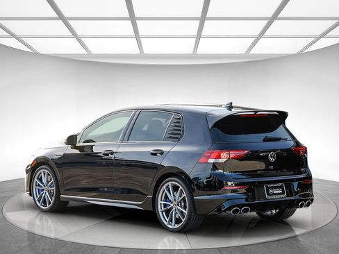 Used 2024 Volkswagen Golf R 2.0T image 2