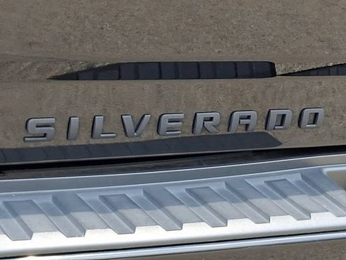 Used 2018 Chevrolet Silverado 1500 LTZ Z71 w/ LTZ Plus Package AWD/4WD image 32