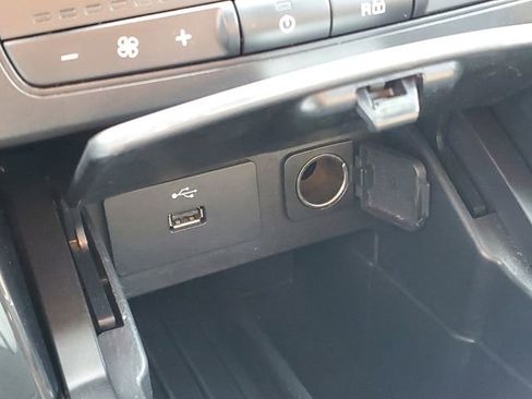 Used 2018 Ford Explorer XLT image 26