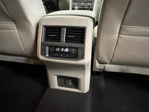 Used 2019 Volkswagen Atlas SE w/ Panoramic Sunroof Package image 40