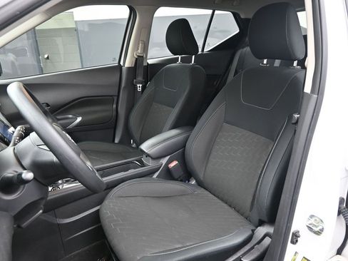 Used 2024 Nissan Kicks SV image 13