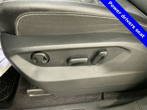 Certified 2024 Volkswagen Atlas SE image 13