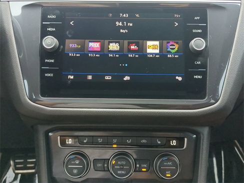 Certified 2020 Volkswagen Tiguan SE R-Line image 22
