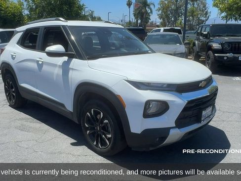 Used 2023 Chevrolet TrailBlazer LT w/ Convenience Package FWD image 8