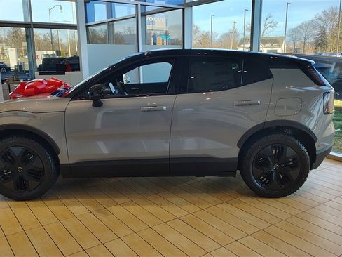 New 2026 Volvo EX30 Cross Country Ultra image 4