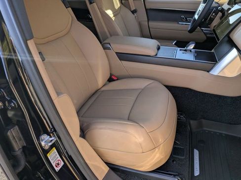 New 2026 Land Rover Range Rover SE image 18