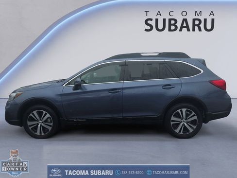 Used 2018 Subaru Outback 3.6R Limited image 2