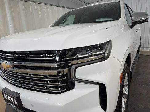 Used 2021 Chevrolet Suburban Premier w/ Premium Package AWD/4WD image 14