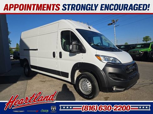 Used 2025 RAM ProMaster 2500 w/ Convenience Group FWD image 12