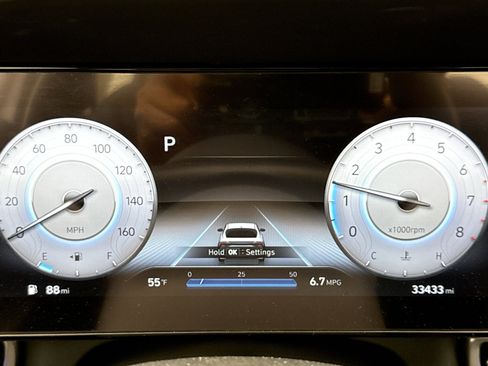 Used 2023 Hyundai Elantra Limited image 9