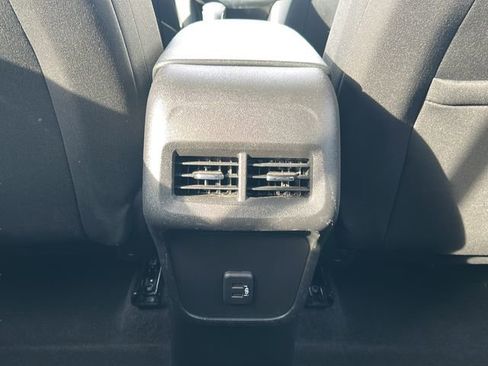 Used 2022 Chevrolet Equinox LT image 31