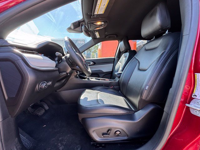 Used 2025 Jeep Compass Limited AWD/4WD image 10