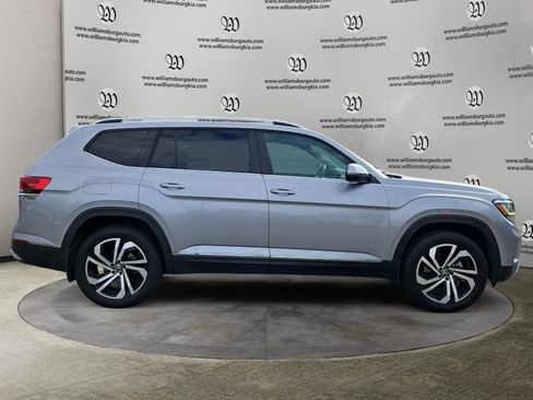Used 2023 Volkswagen Atlas SEL AWD/4WD image 6