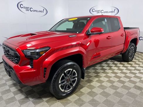 Certified 2025 Toyota Tacoma TRD Sport w/ TRD Sport Premium Package AWD/4WD image 3