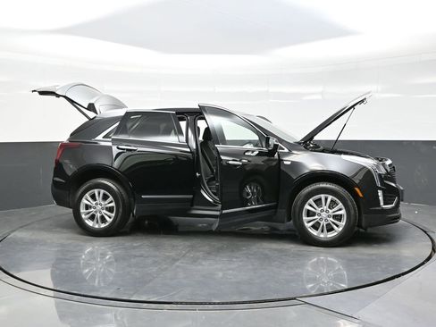 Certified 2025 Cadillac XT5 Luxury w/ LPO, Floor Liner Package AWD/4WD image 47