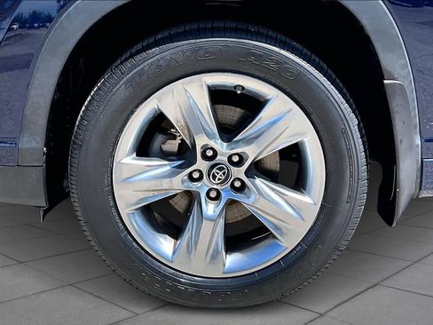 Used 2016 Toyota Highlander Limited Platinum image 11
