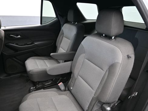 Used 2023 Chevrolet Traverse LT image 38