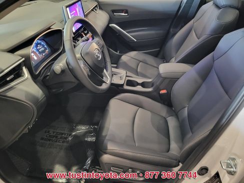 Certified 2026 Toyota Corolla Cross XLE w/ Convenience Package FWD image 8