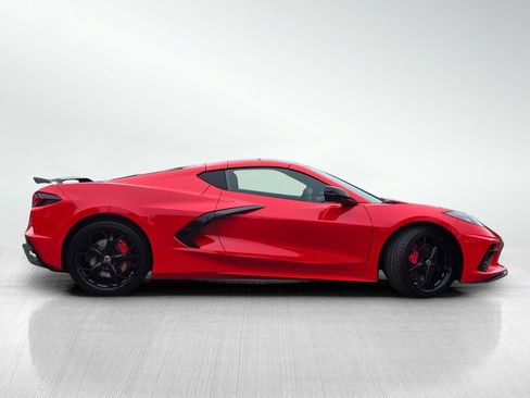 Used 2021 Chevrolet Corvette Stingray Premium Cpe w/ Z51 Performance Package RWD image 3