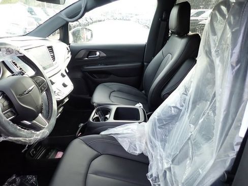 New 2026 Chrysler Voyager LX FWD image 12