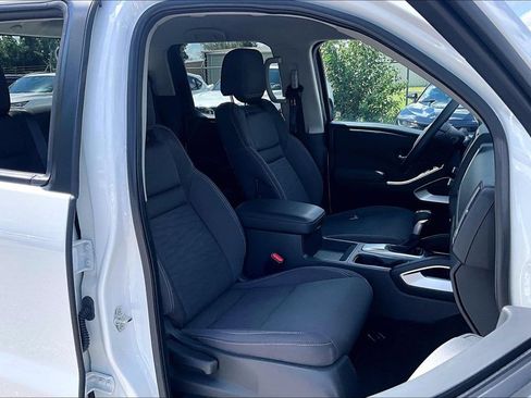Used 2024 Nissan Frontier SV AWD/4WD image 9