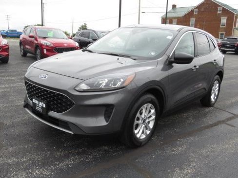 Certified 2022 Ford Escape SE w/ Cold Weather Package image 3