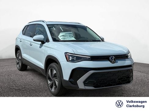 New 2026 Volkswagen Taos SE AWD/4WD image 3