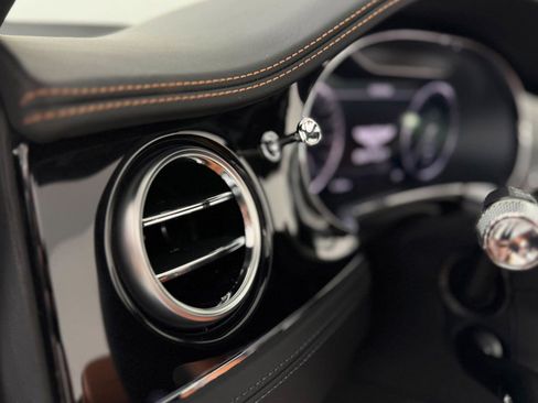 Used 2024 Bentley Continental GT Azure image 16