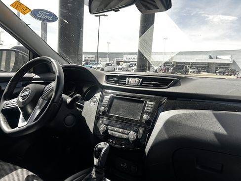 Used 2019 Nissan Rogue Sport SV w/ All-Weather Package image 15