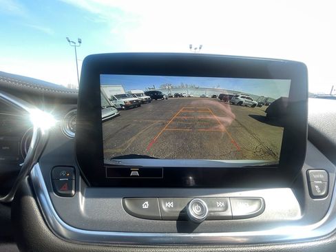 Used 2025 Chevrolet Blazer LT FWD image 15