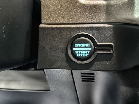 New 2025 Ford Bronco Outer Banks image 24