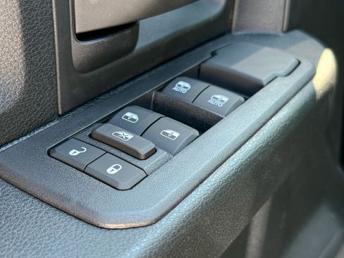 New 2025 RAM 2500 Tradesman w/ Chrome Appearance Group image 17